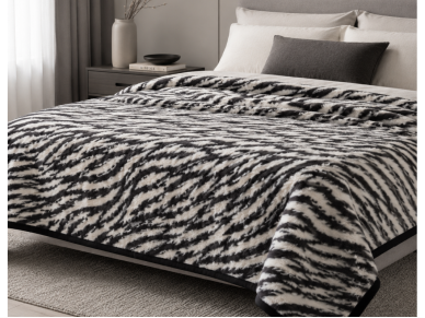 Merinosų vilnos antklodė-pledas "Zebras" Merinosų vilnos antklodė-pledas "Zebras"